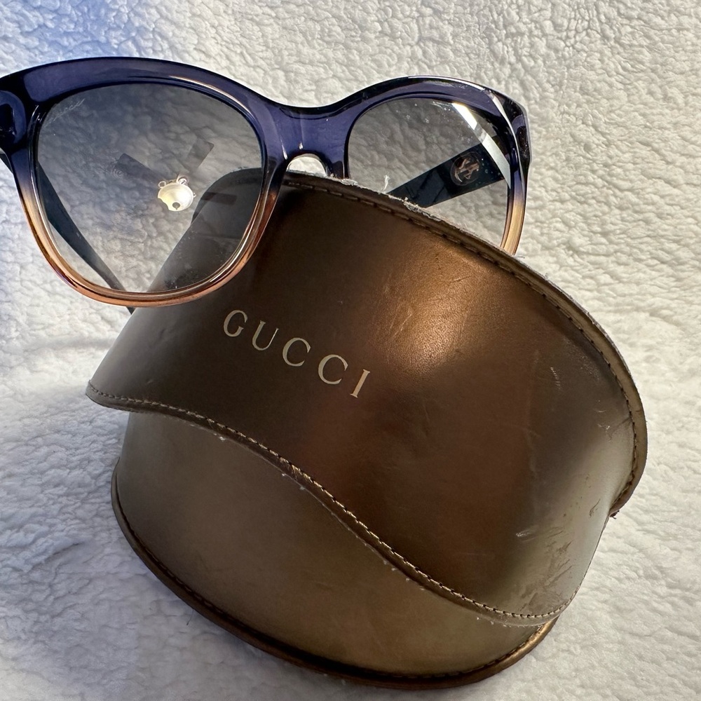 EUC Gucci blue ombré sunglasses with case